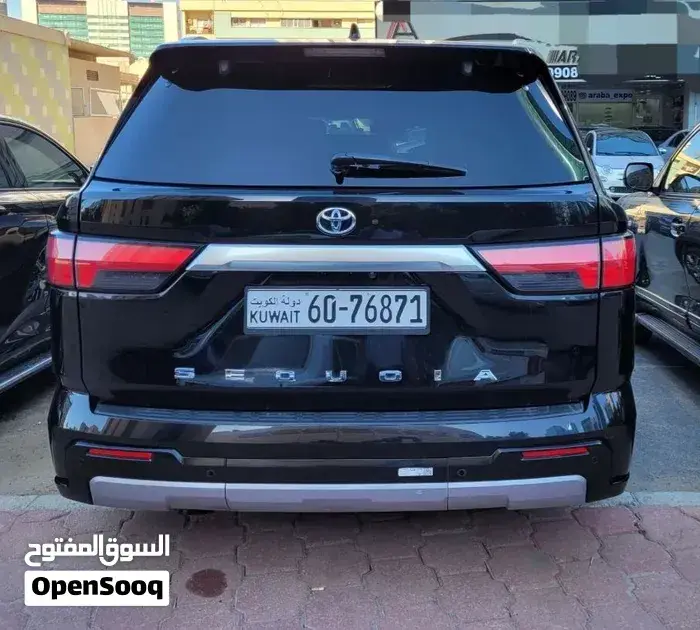 Toyota Sequoia 2023 photo 4