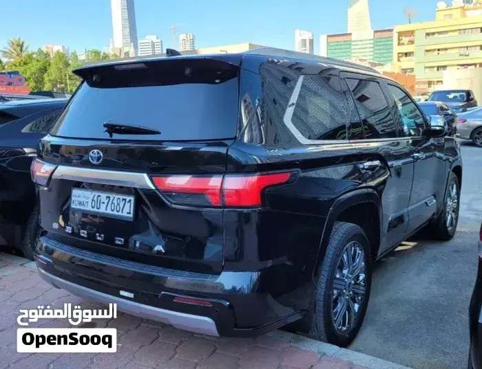 Toyota Sequoia 2023 photo 2