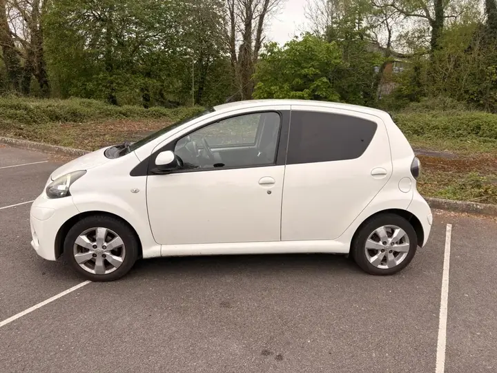 Toyota Aygo 2013 photo 3