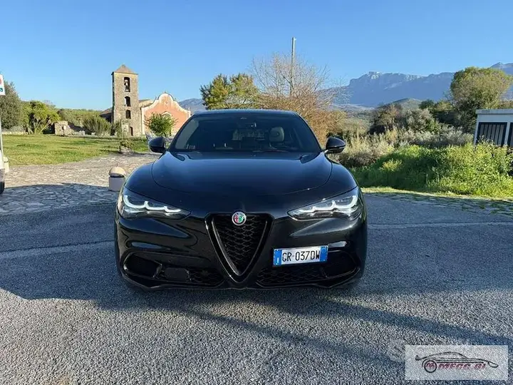 Alfa Romeo Stelvio 2023 photo 3