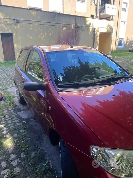 Fiat Punto 2009 photo 2