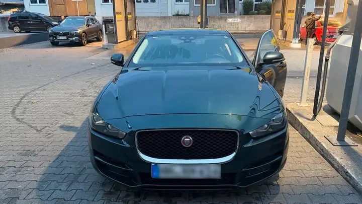 Jaguar Xe
