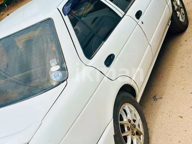 Nissan Sunny 1996 photo 3
