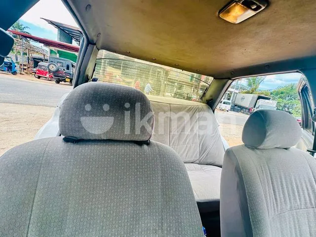Nissan Sunny 1996 photo 4