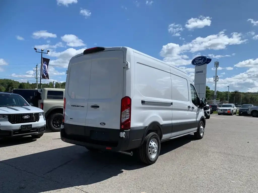 Ford Transit Cargo Van 2026 photo 5