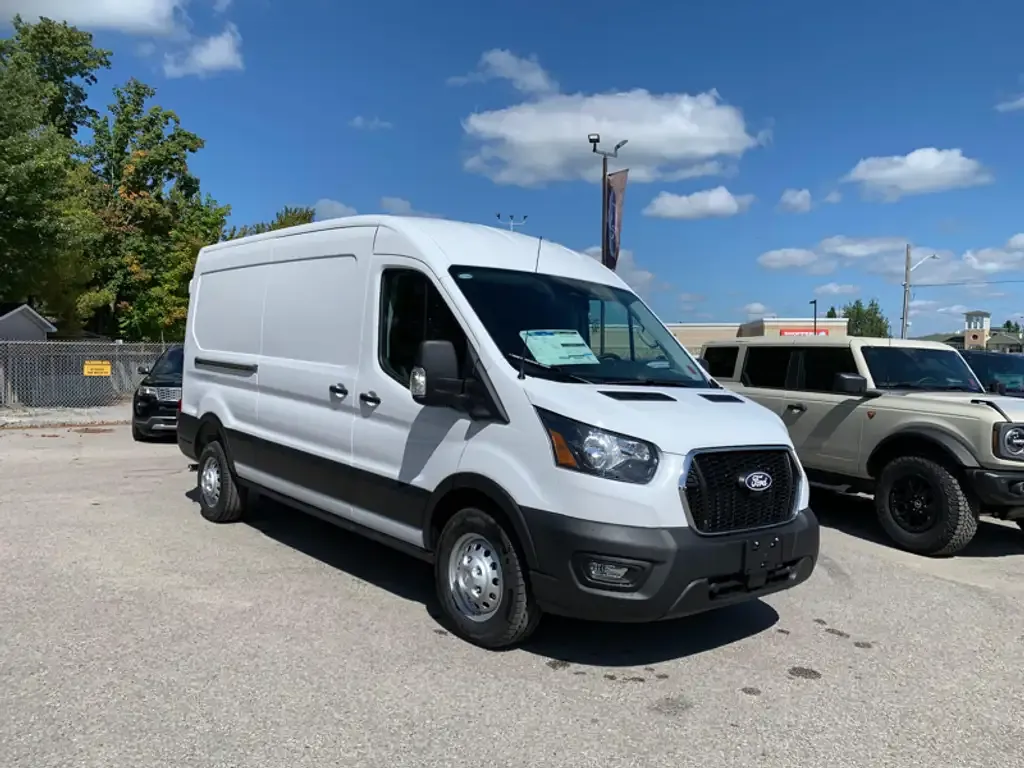 Ford Transit Cargo Van 2026 photo 3