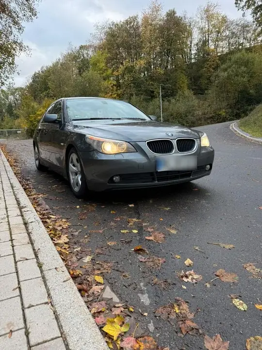 BMW 520I
