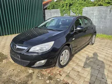 Opel Astra 2011 photo 3