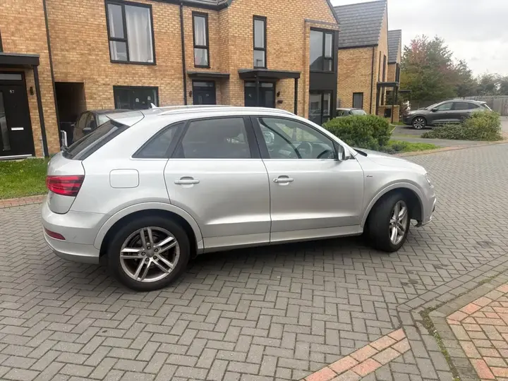 Audi Q3 2012 photo 5