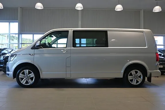 Volkswagen Transporter 2018 photo 2