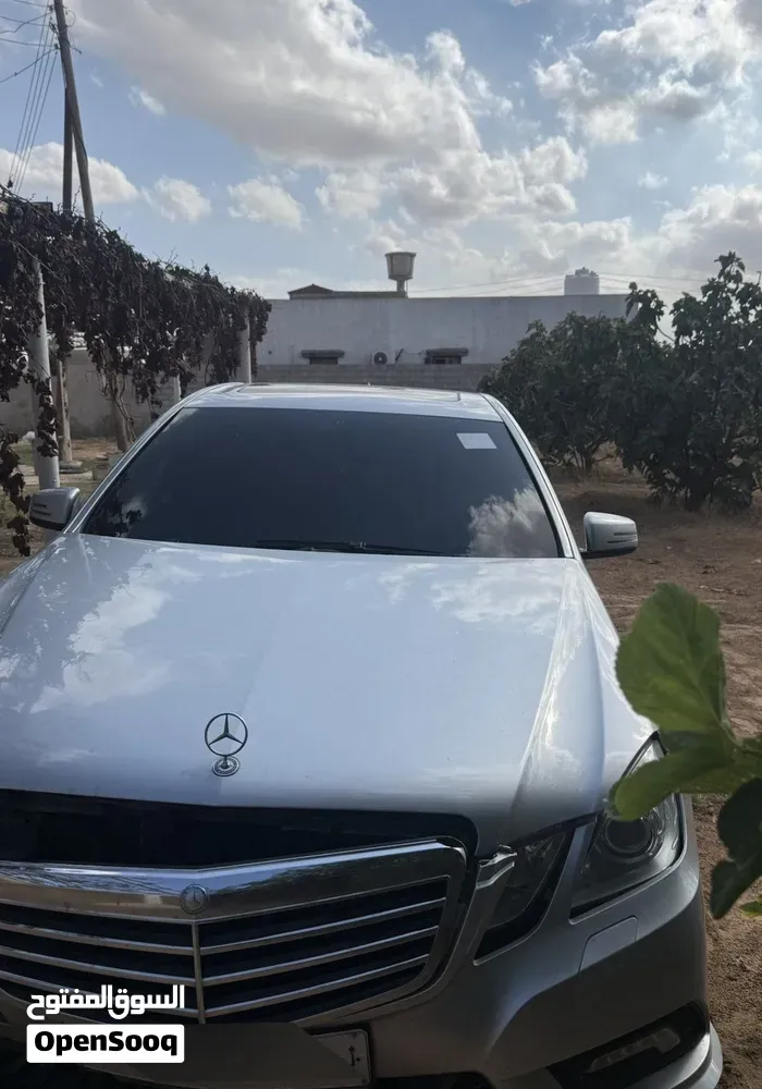 Mercedes-Benz E-Class 2011 photo 4