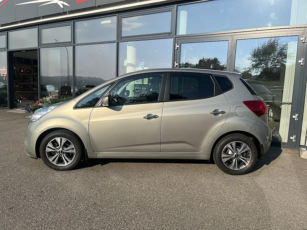 Kia Venga 2017 photo 3