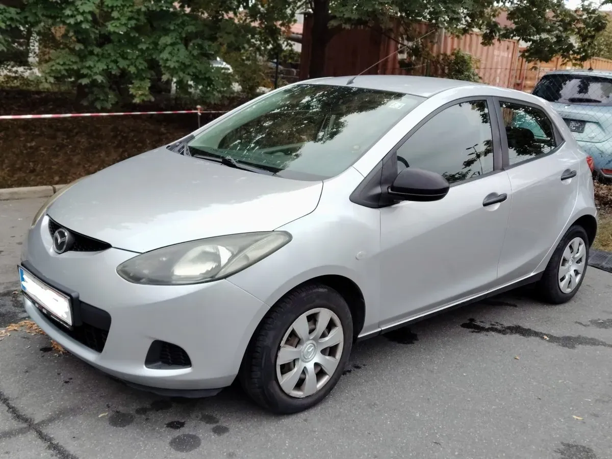 Mazda Mazda2 2008 photo 3