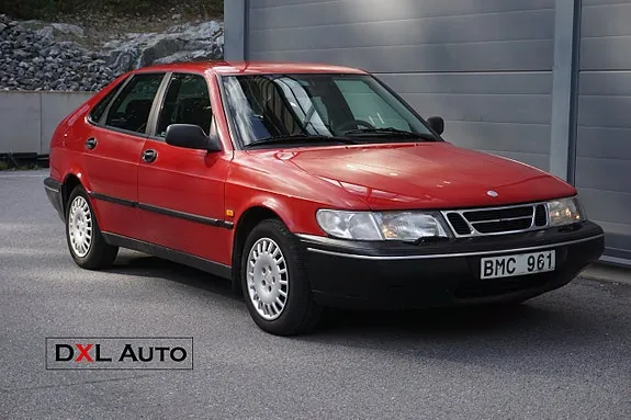Saab 900