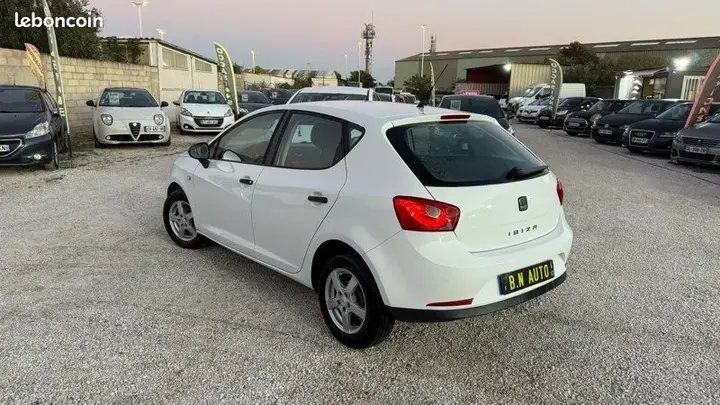 Seat Ibiza 2012 photo 3