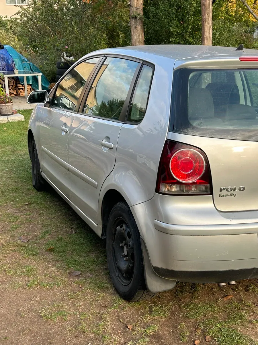 Volkswagen Polo 2006 photo 2