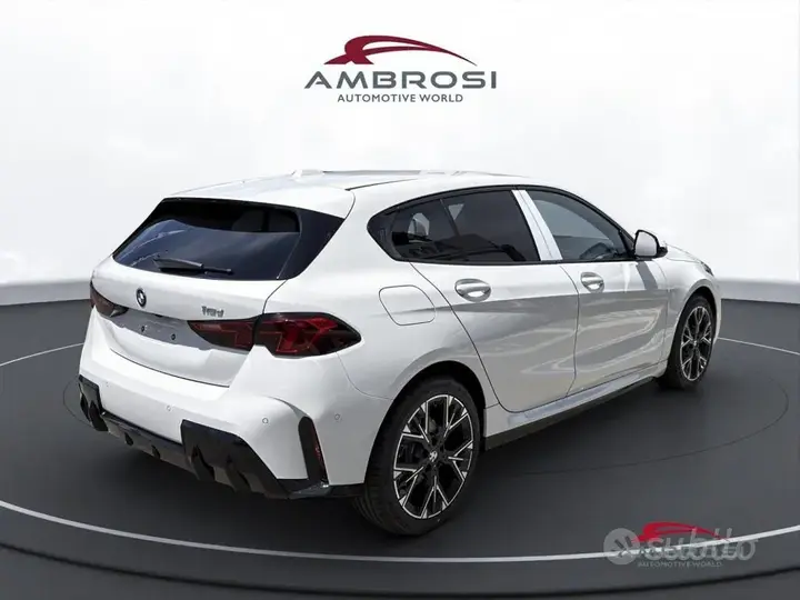 BMW 118 2026 photo 3