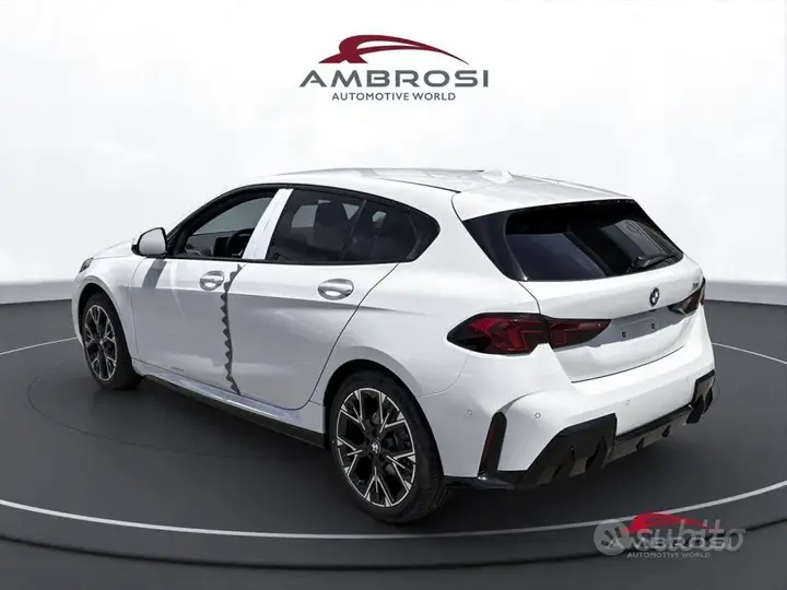 BMW 118 2026 photo 4