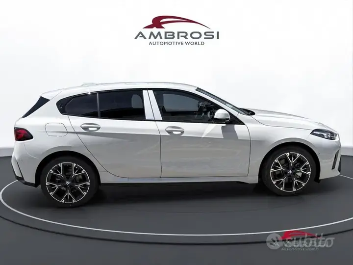 BMW 118 2026 photo 5