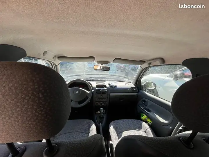 Renault Clio 2011 photo 3