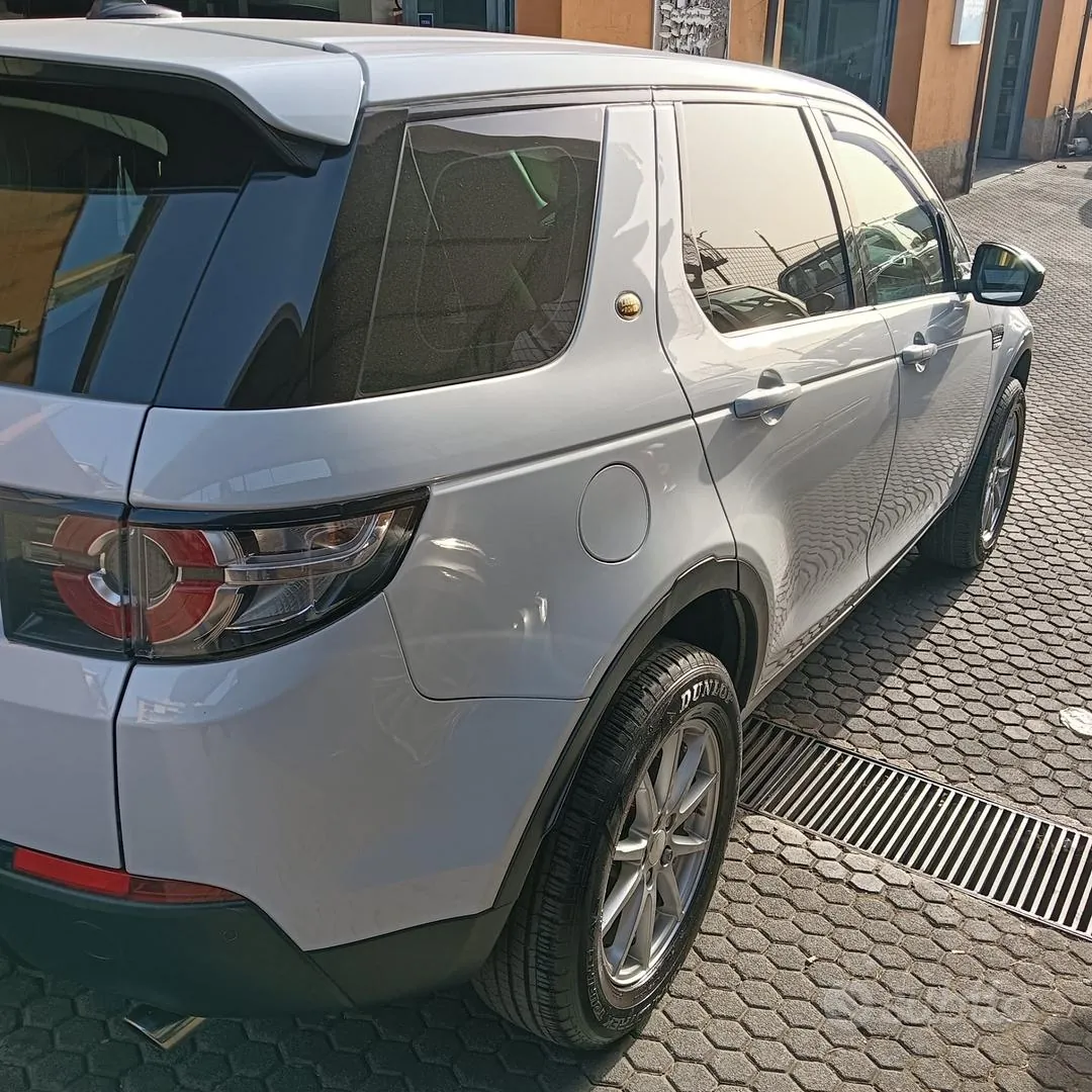 Land Rover Discovery Sport 2016 photo 5