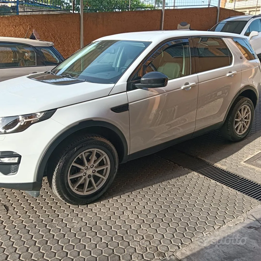Land Rover Discovery Sport 2016 photo 4