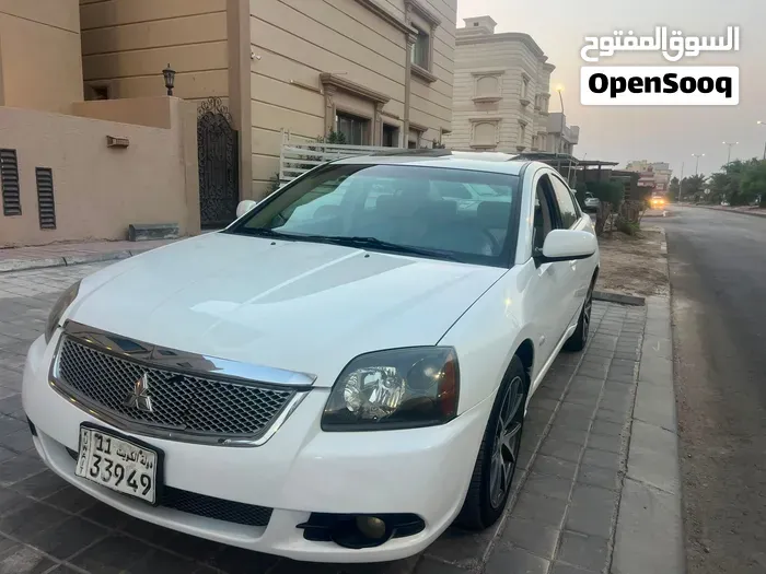 Mitsubishi Galant 2011 photo 2