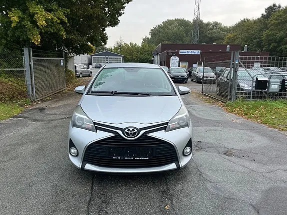 Toyota Yaris 2016 photo 2