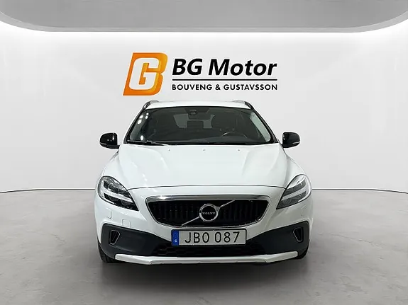 Volvo V40 Cross Country 2017 photo 2
