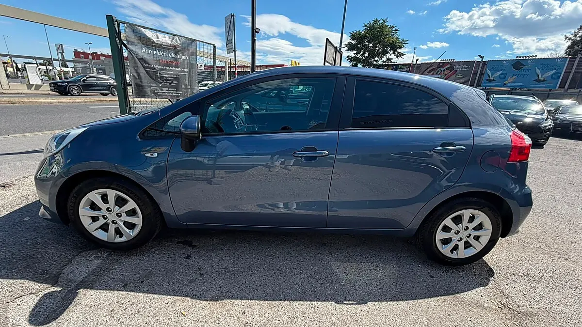 Kia Rio 2016 photo 2