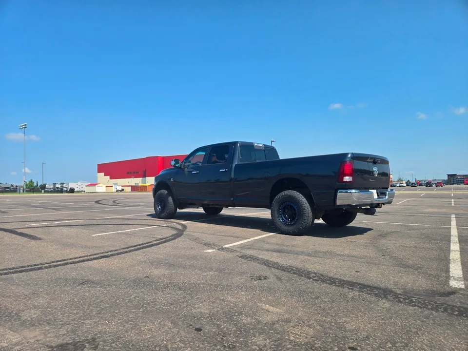 Ram 3500 Laramie 2013 photo 2