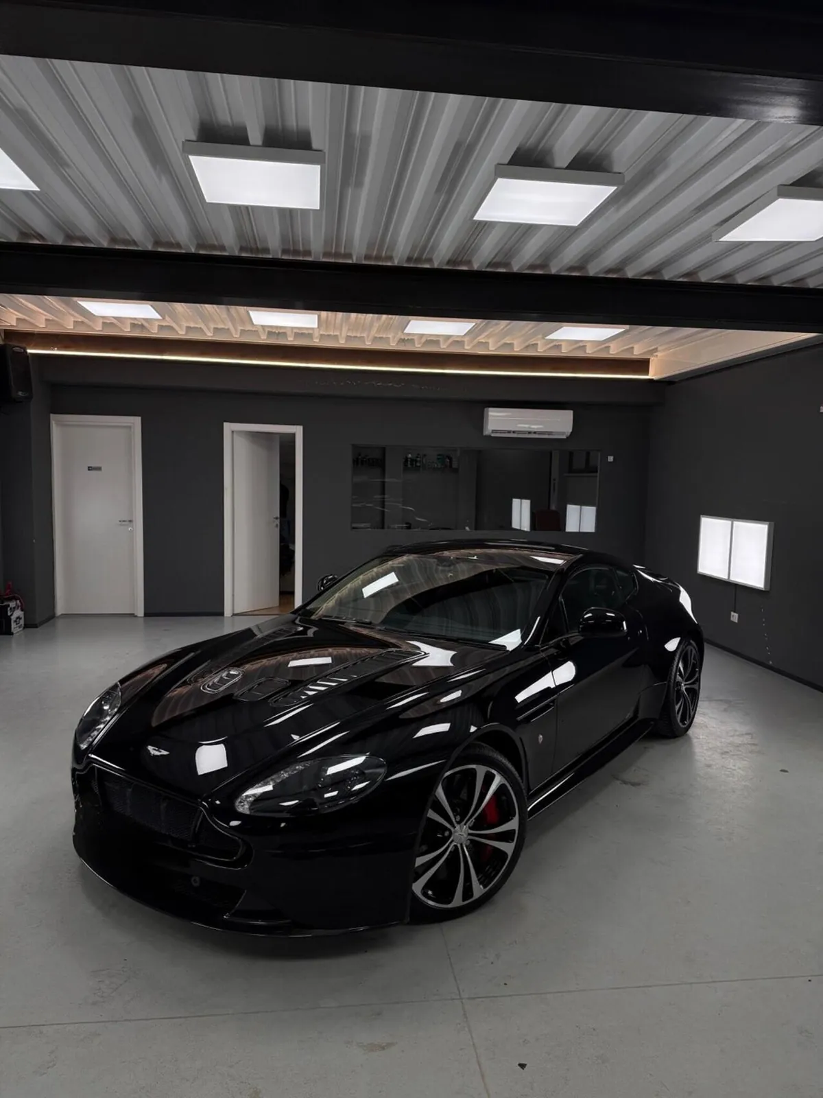 Aston Martin Vantage