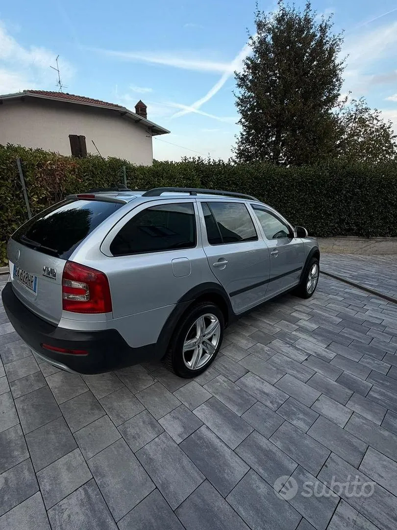 Skoda Octavia 2010 photo 4