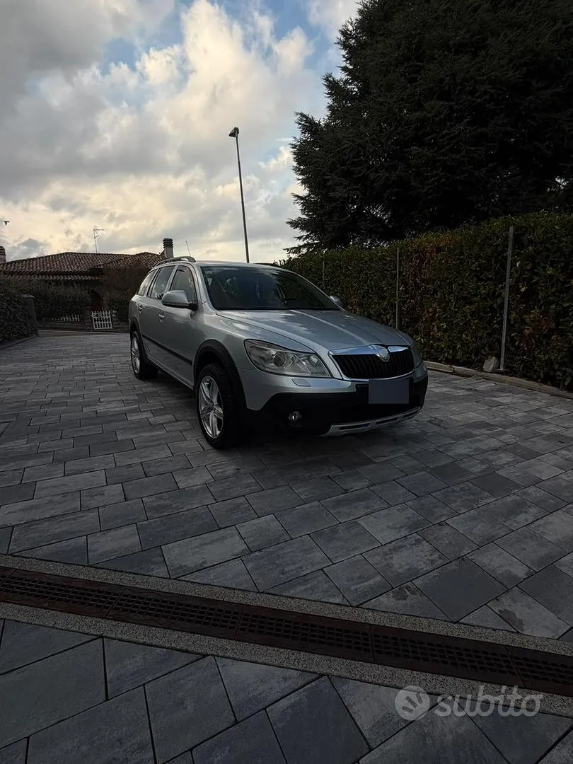 Skoda Octavia 2010 photo 2