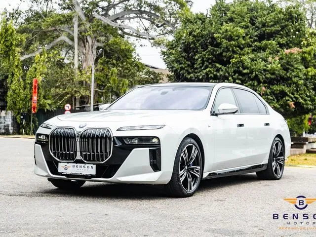 BMW 740I