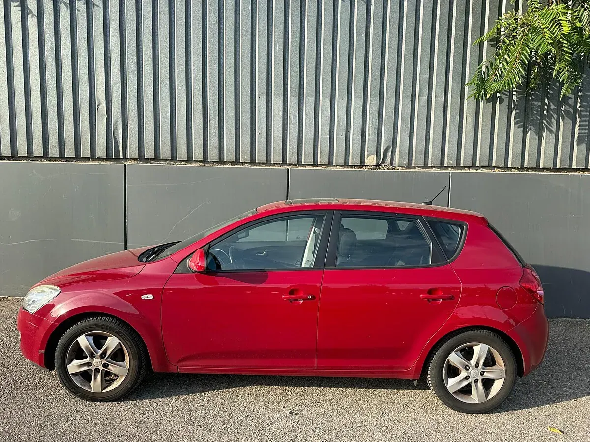 Kia Ceed 2007 photo 2