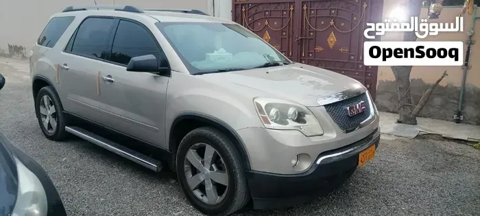GMC Acadia 2012 photo 2