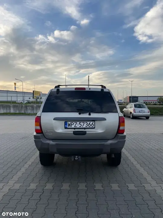 Jeep Grand Cherokee 2004 photo 3