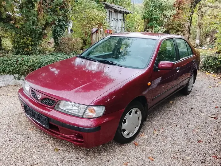 Nissan Almera