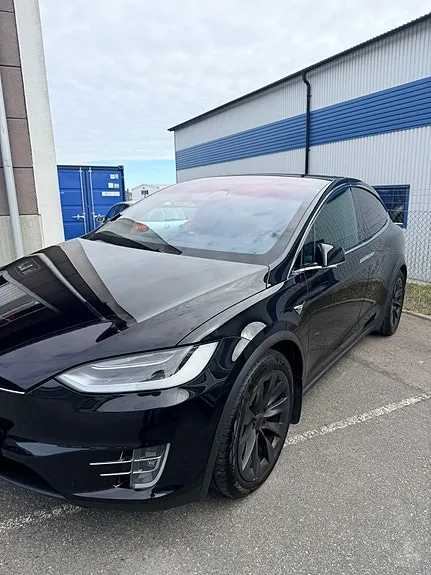 Tesla Model X 2017 photo 2