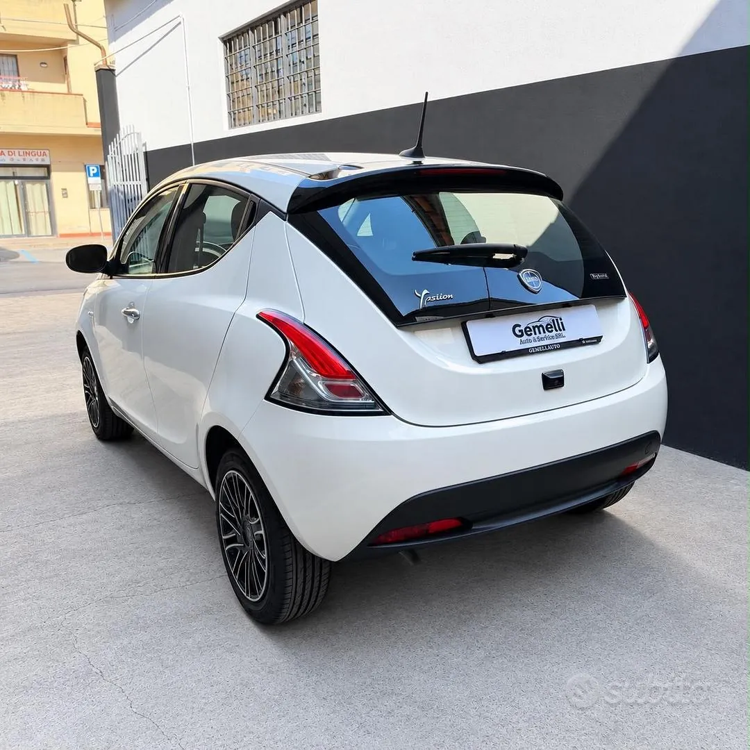 Lancia Ypsilon 2023 photo 4
