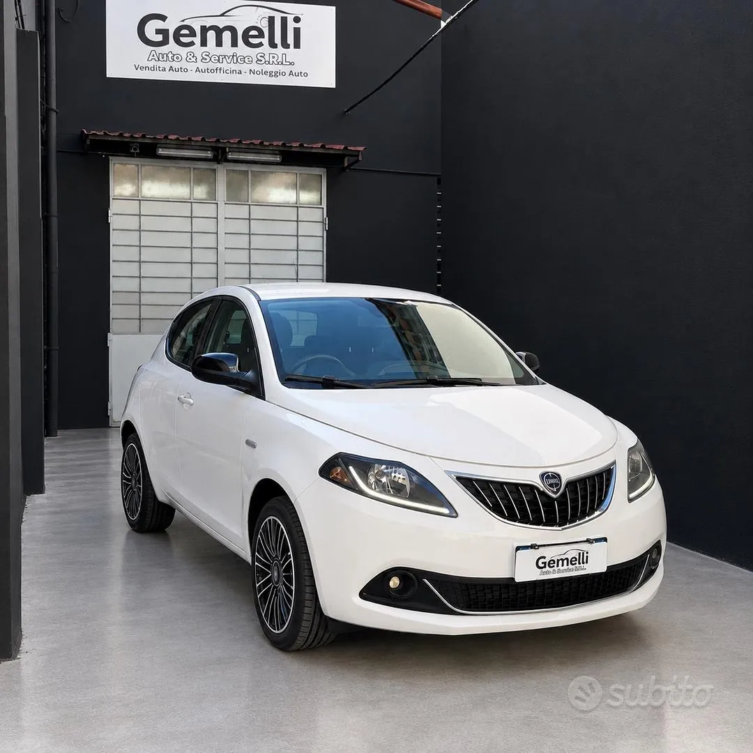Lancia Ypsilon