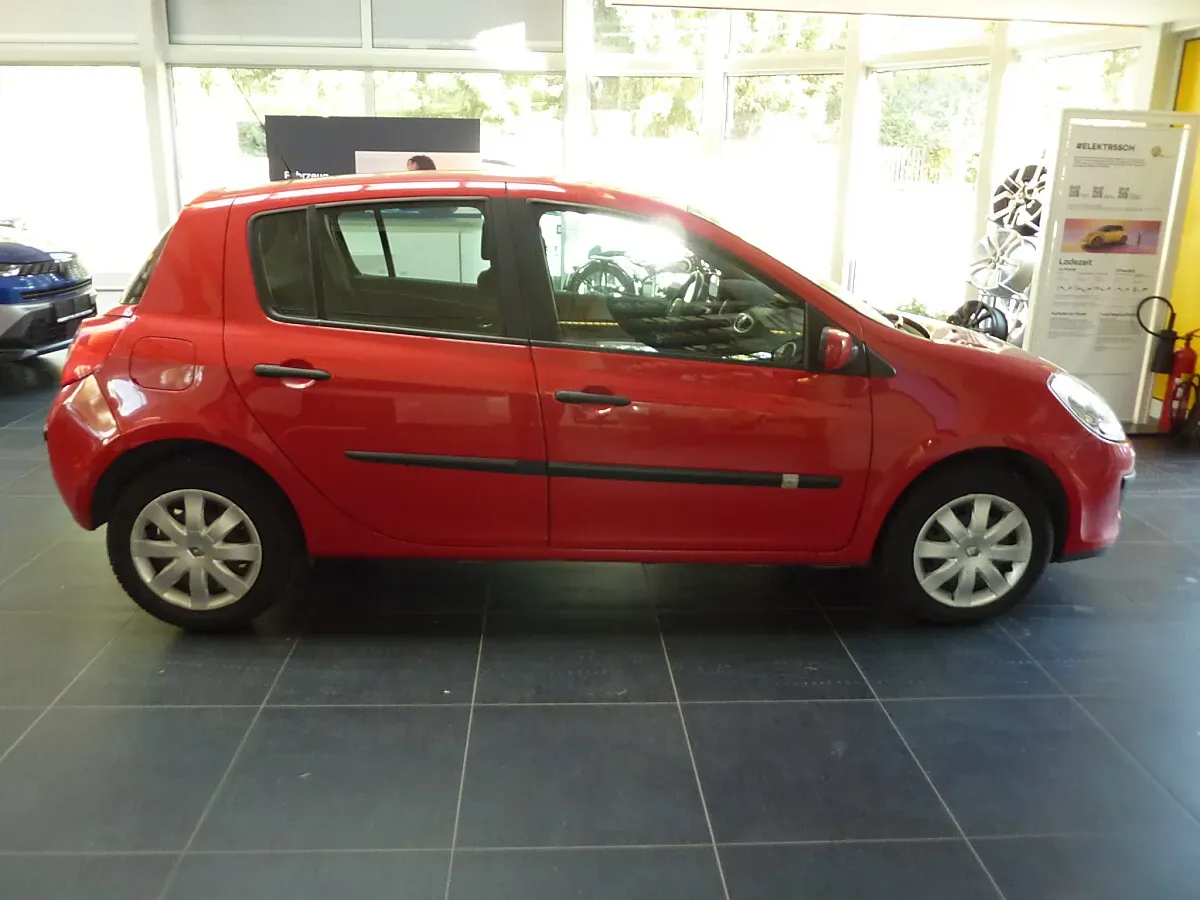 Renault Clio 2007 photo 3