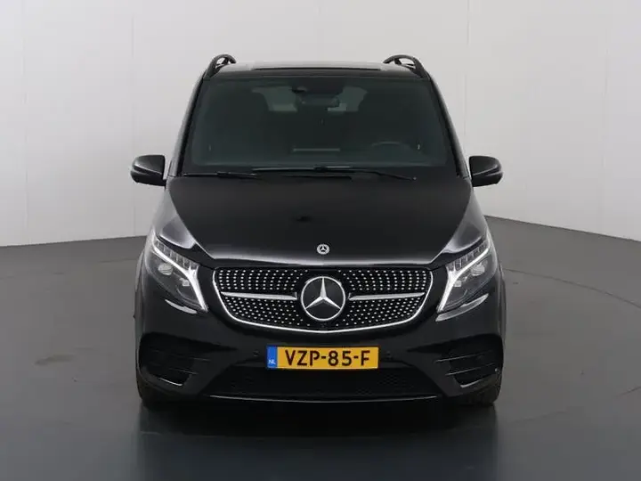 Mercedes-Benz V-Class 2023 photo 3