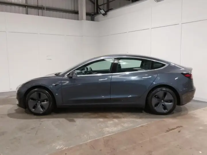 Tesla Model 3 2020 photo 4