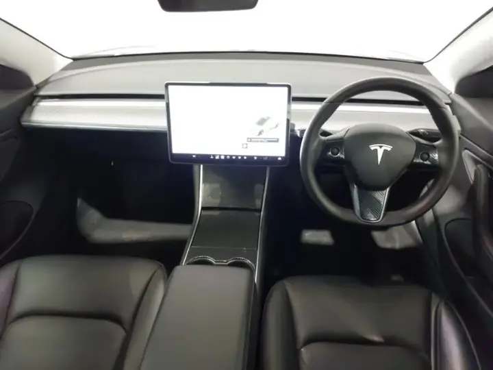 Tesla Model 3 2020 photo 3