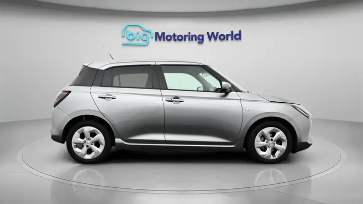 Suzuki Swift 2024 photo 5