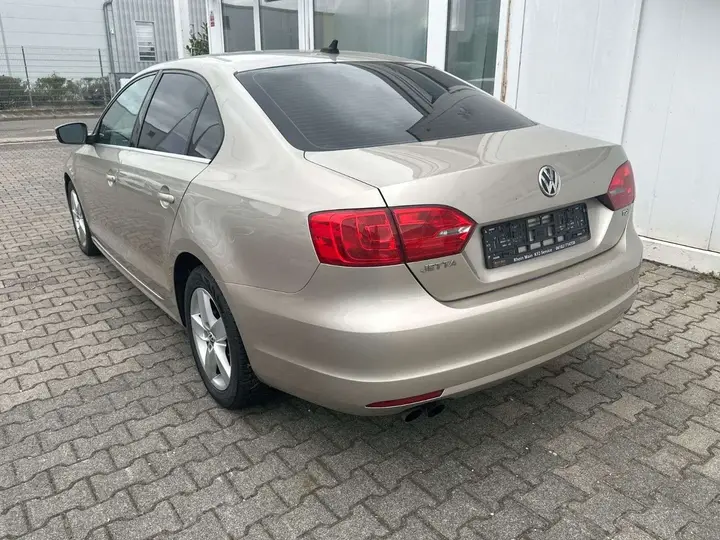 Volkswagen Jetta 2013 photo 4