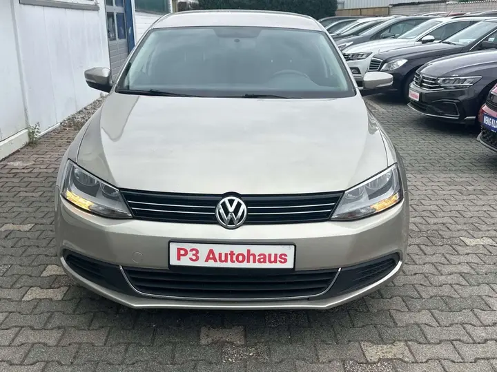 Volkswagen Jetta 2013 photo 3
