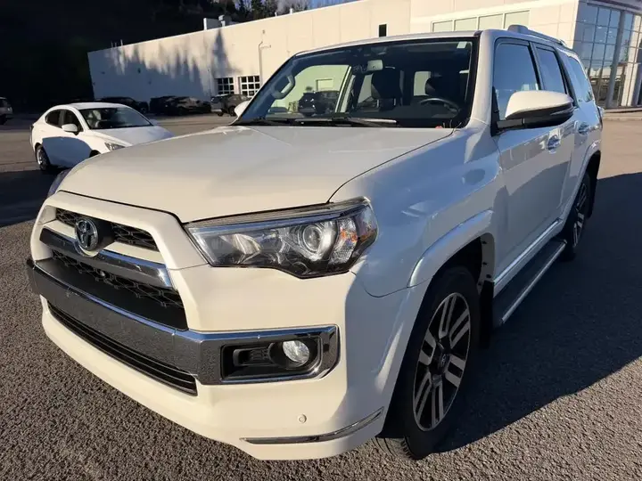 Toyota 4Runner 2016 photo 2